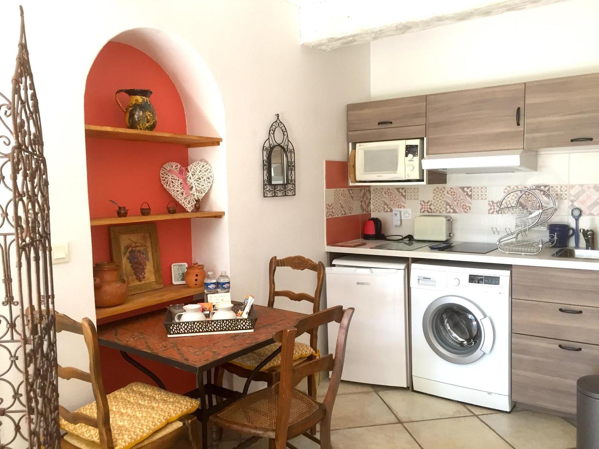 Hotel Fontaine Des Magnarelles Althen-des-Paluds Zewnętrze zdjęcie